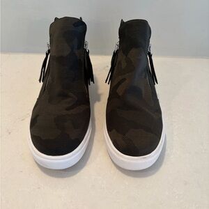 Steve Madden Olive Camo High-Top Sneakers- Size 9